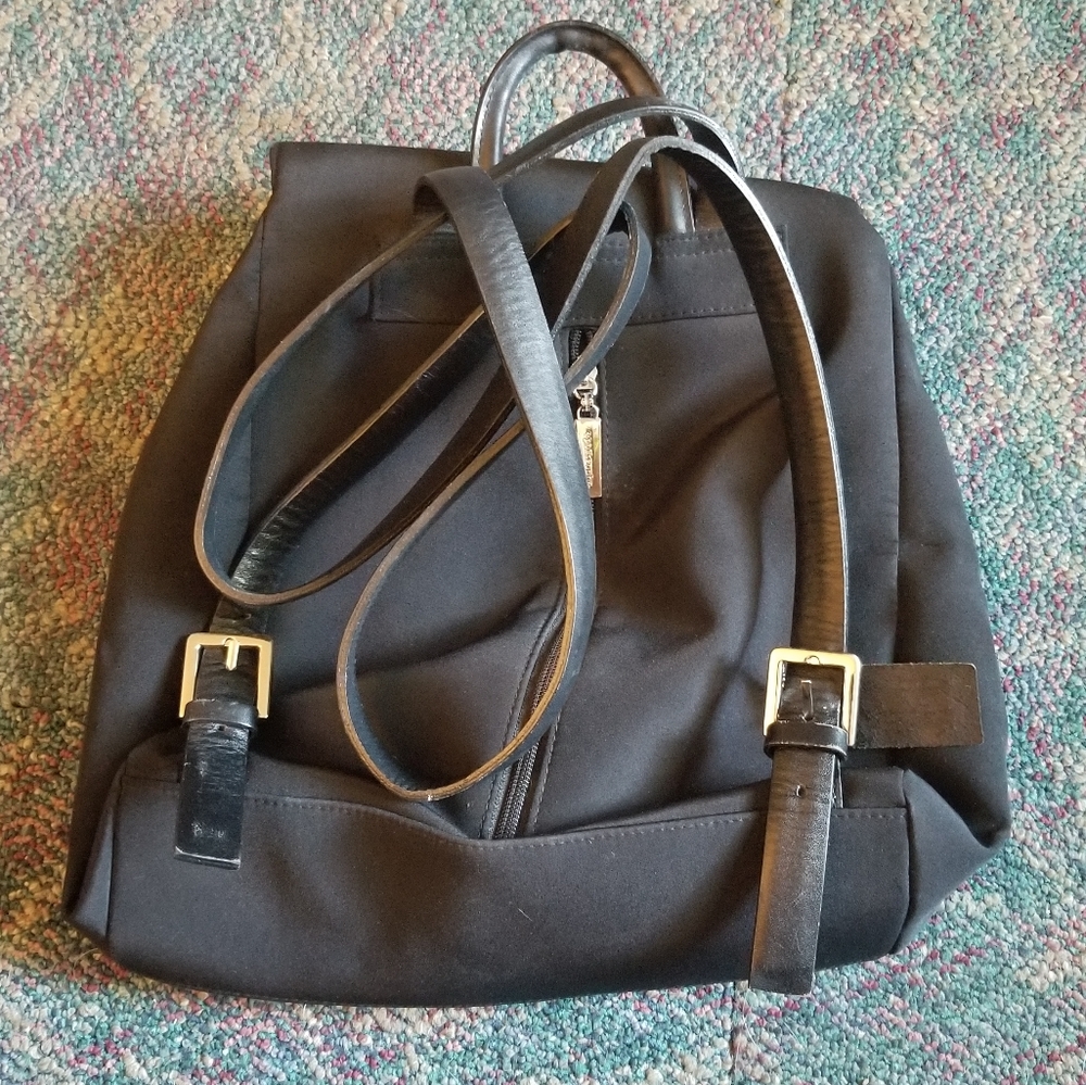 Apostrophe Backpack - Picture 4 of 4